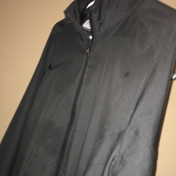 Nike Dri-Fit Jacket - Picture 3 of 6